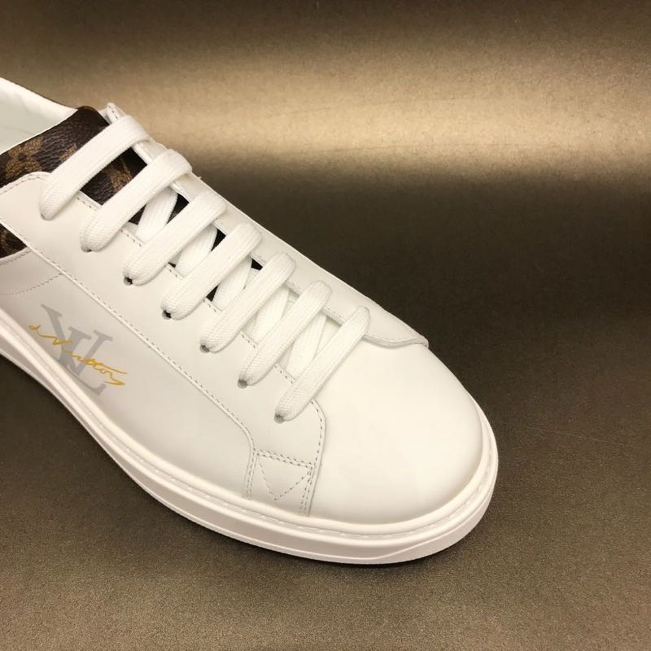 Louis2BVuitton2BTime2BOut2BSneaker2BMonogram2BCanvas2BWhiteBrown2BFor2BWomen2BLV2B5-UN4JQ.jpg