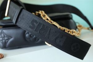 Louis Vuitton Wallet On Strap Bubblegram Monogram In Wallets and Small Leather Goods For Women M81398 7.9in/20cm LV M81398