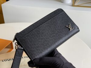 Louis Vuitton Zippy Dragonne Wallet Taiga Black For Men, Men’s Wallet 19cm LV M69409