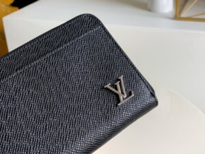 Louis Vuitton Zippy Dragonne Wallet Taiga Black For Men, Men’s Wallet 19cm LV M69409