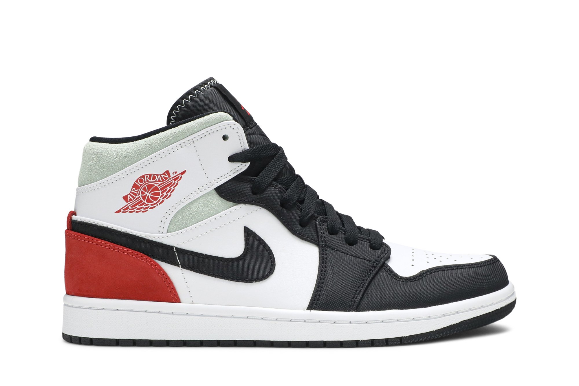 jordan-1-mid-se-red-black-toe-qrlf2.jpeg