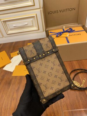 Louis Vuitton Pochette Trunk Verticale Monogram Reverse With Monogram Canvas For Women, Women’s Chain Wallet 6.9in/18cm LV M67873