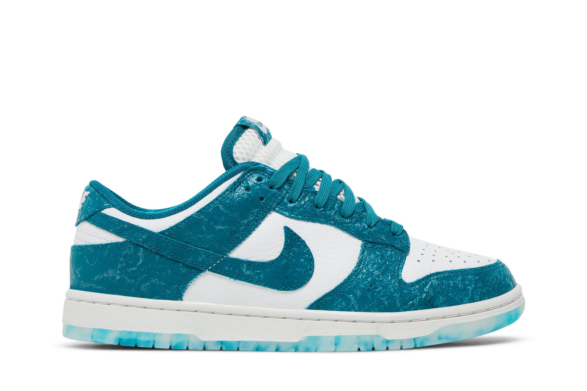 nike-dunk-low-ocean-womens-96aro.jpeg